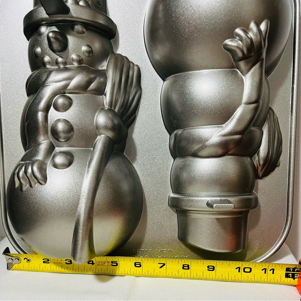 NWOT Nordic Ware Metallic Snowman Baking Mold - Picture 2 of 8